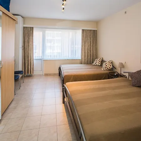 Bright Coastal Getaway, Cleaning Included Apartment