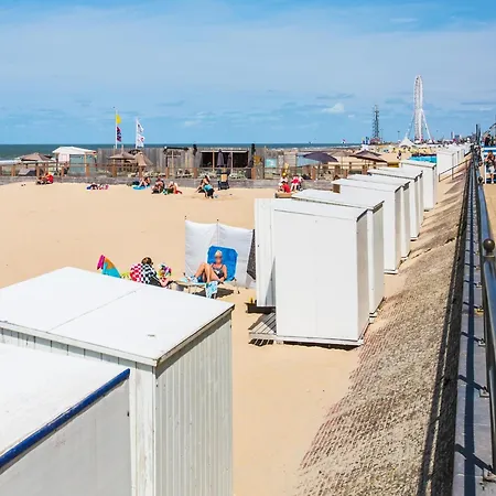 Bright Coastal Getaway, Cleaning Included * Middelkerke